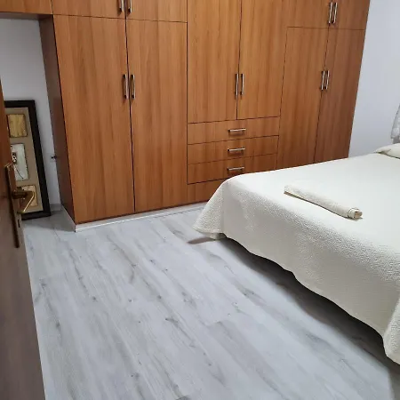Apartment Cozy In Tirana